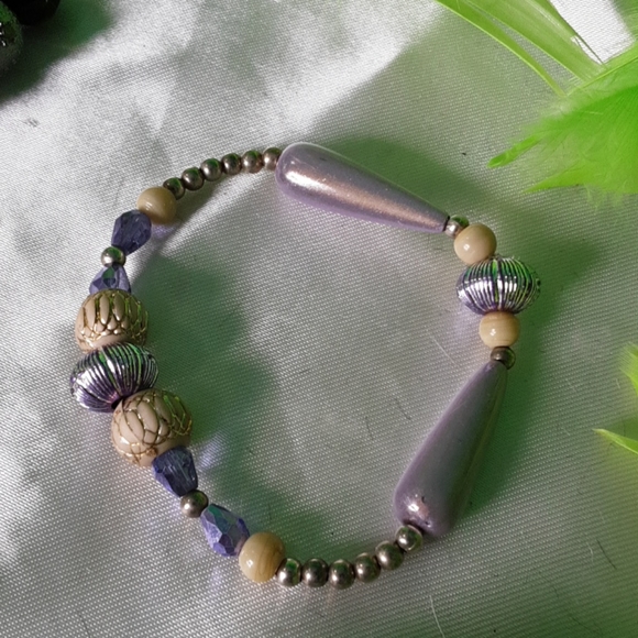 Bracelets - Picture 4 of 5